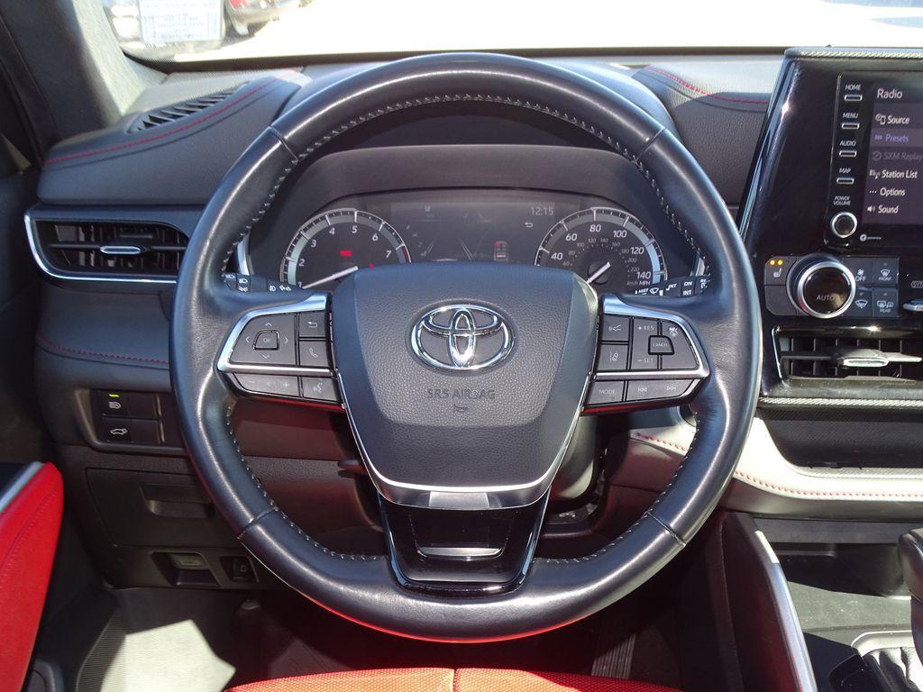 used 2021 Toyota Highlander car, priced at $34,040