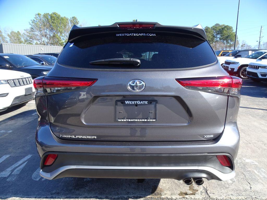 used 2021 Toyota Highlander car, priced at $34,040