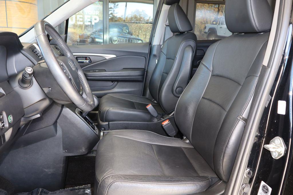 used 2018 Honda Pilot car, priced at $27,688