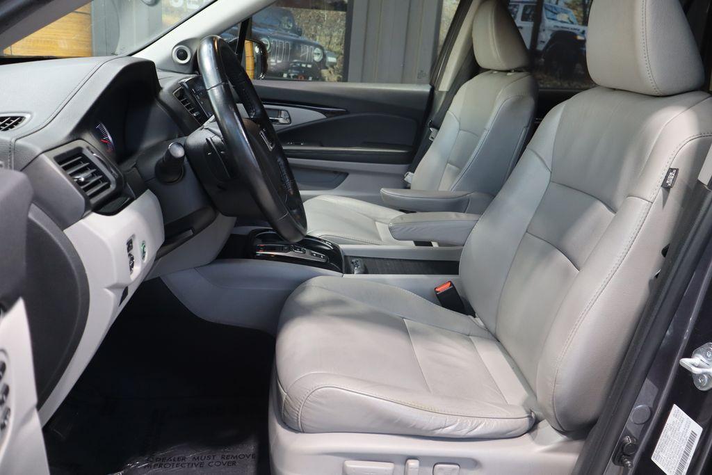 used 2021 Honda Pilot car, priced at $28,584