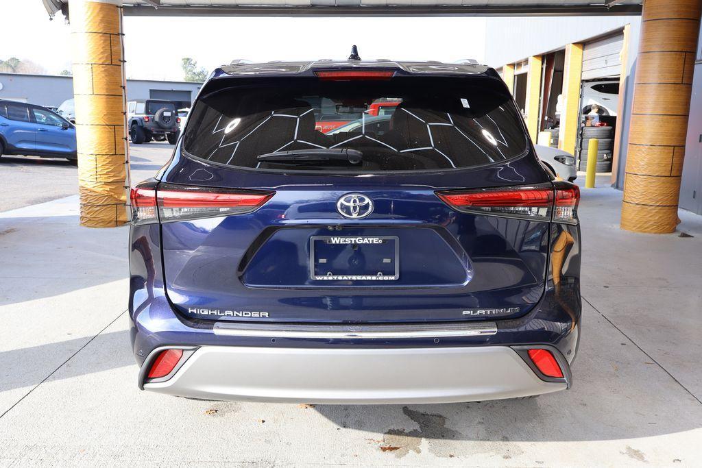 used 2023 Toyota Highlander car, priced at $44,650