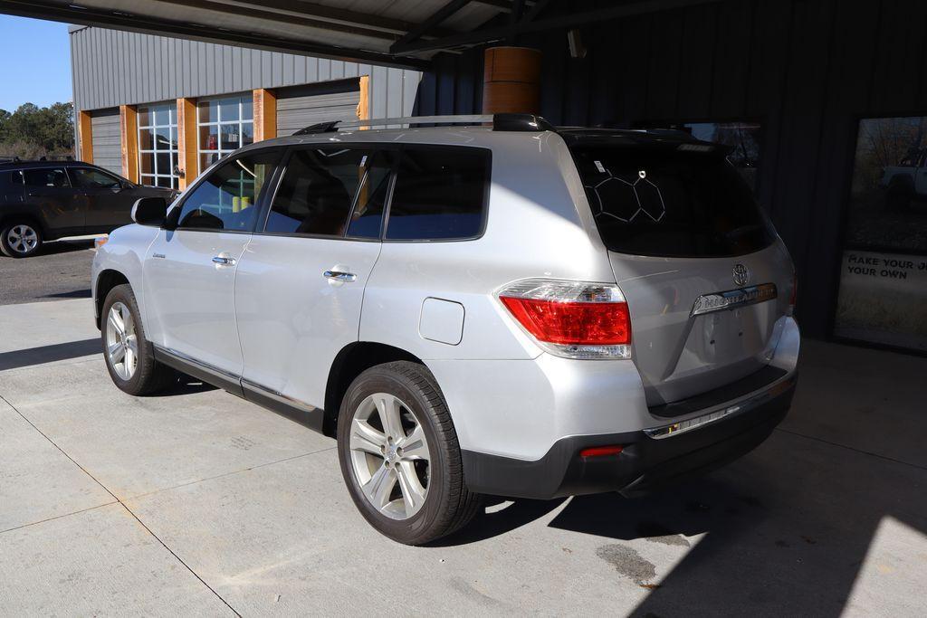 used 2013 Toyota Highlander car, priced at $15,750