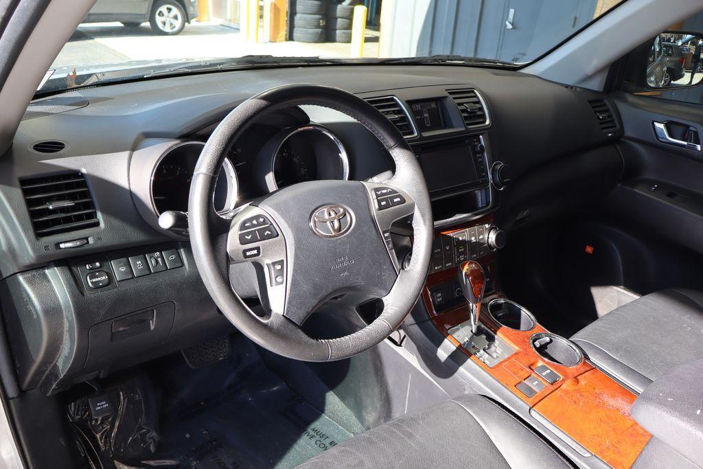 used 2013 Toyota Highlander car, priced at $15,750