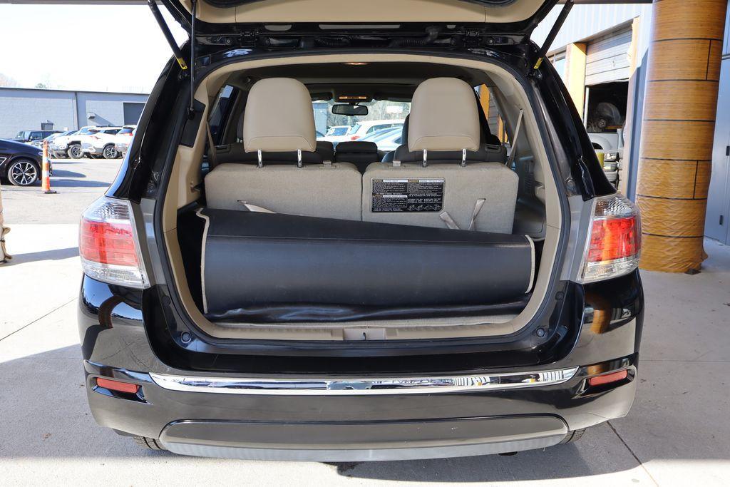 used 2013 Toyota Highlander Hybrid car, priced at $16,790