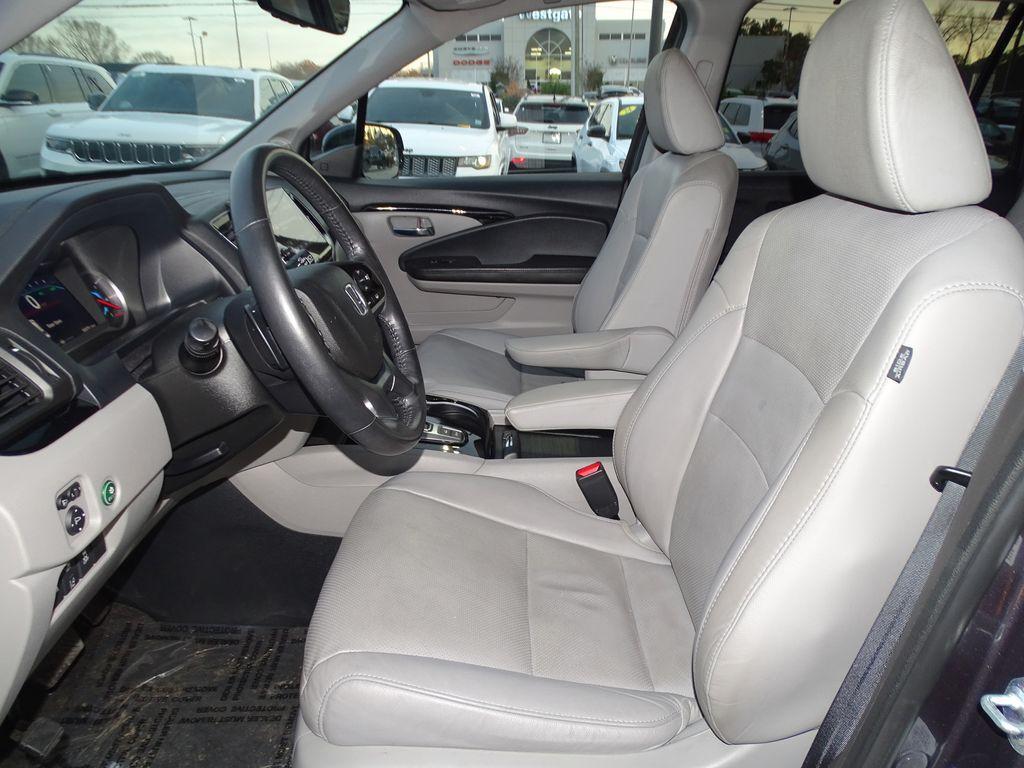 used 2022 Honda Pilot car, priced at $36,650