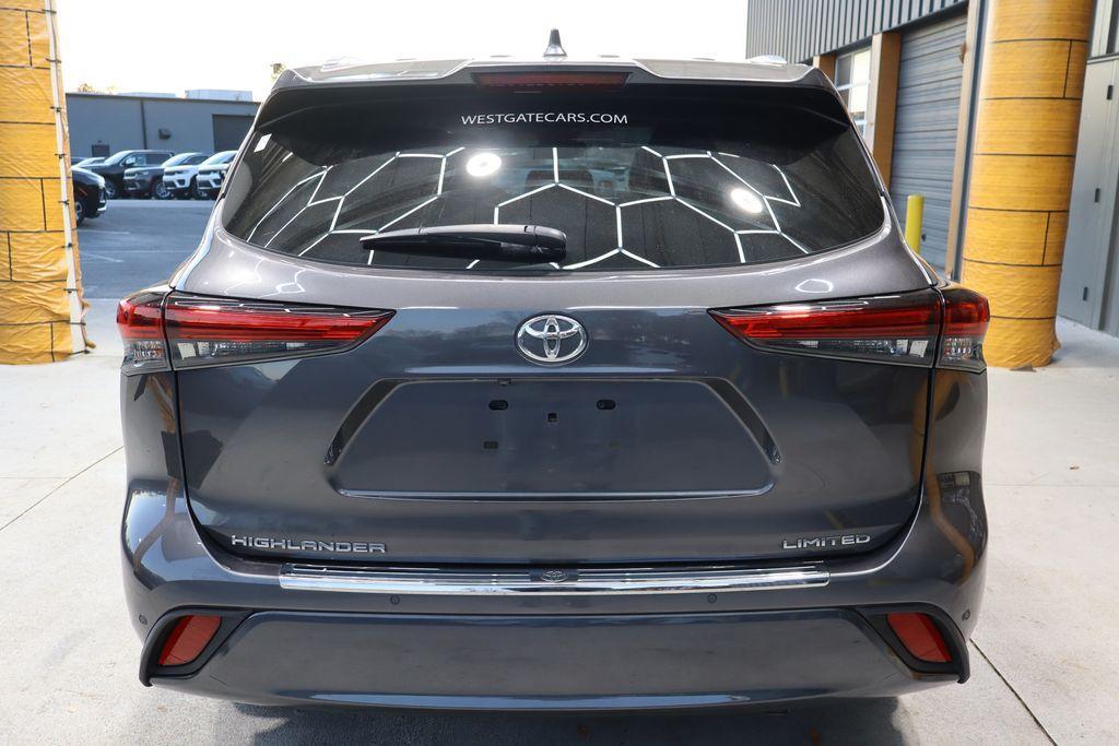 used 2022 Toyota Highlander car, priced at $35,196