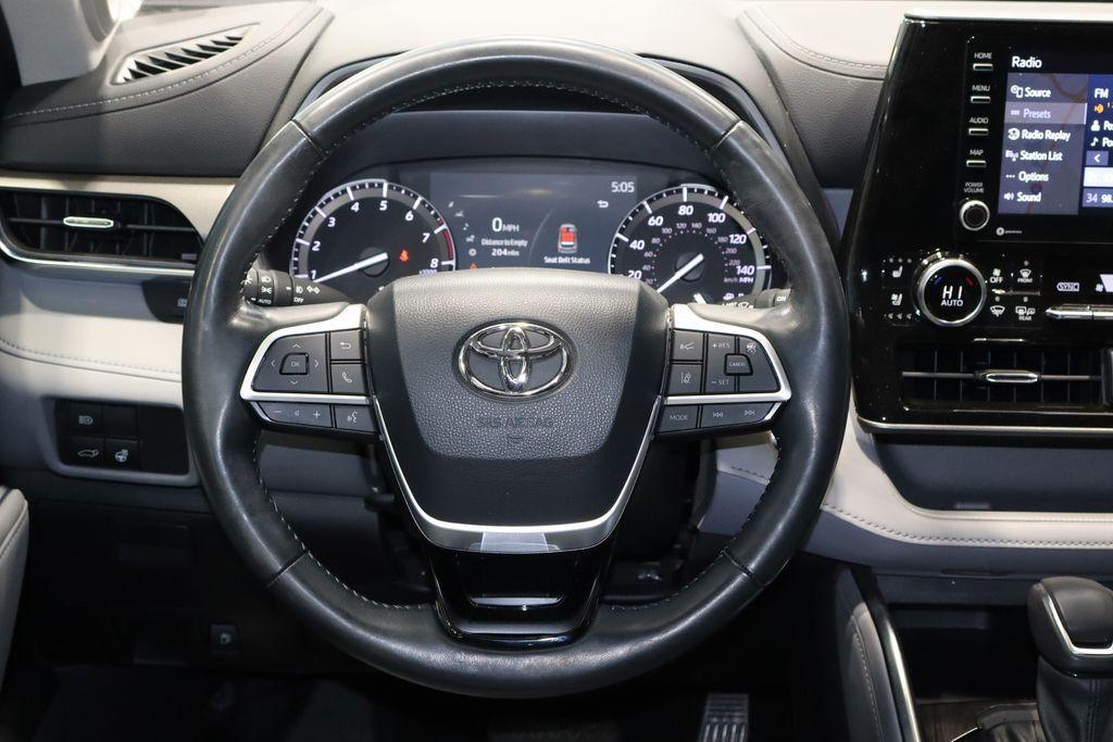 used 2022 Toyota Highlander car, priced at $35,196