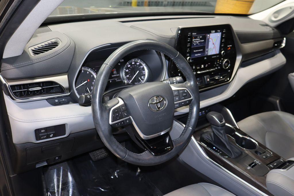 used 2022 Toyota Highlander car, priced at $35,196