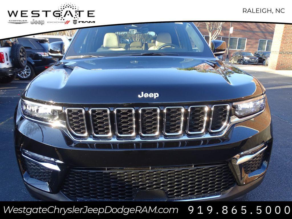 new 2025 Jeep Grand Cherokee car, priced at $42,943