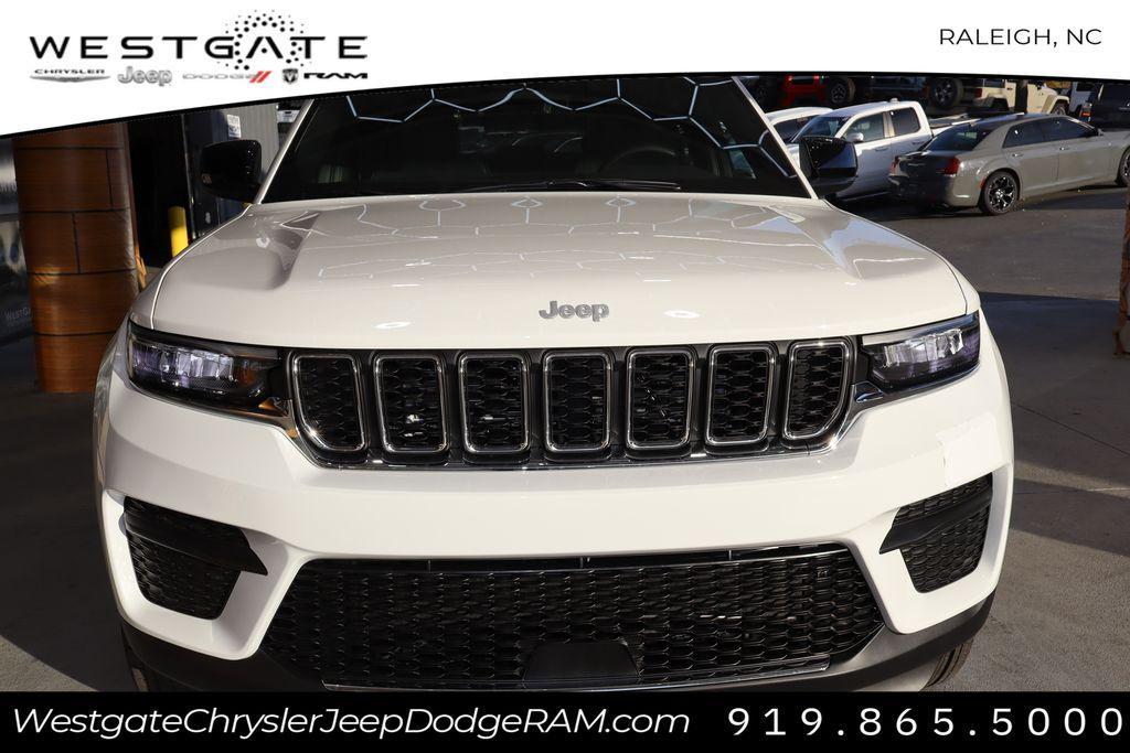 new 2025 Jeep Grand Cherokee car, priced at $38,543