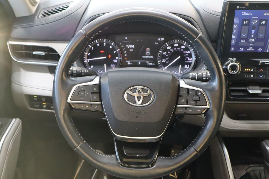 used 2021 Toyota Highlander car, priced at $32,283