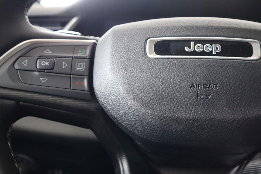 new 2024 Jeep Grand Cherokee L car, priced at $39,585