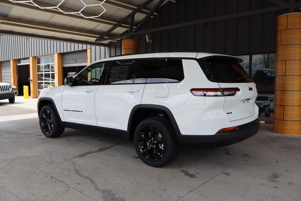 new 2024 Jeep Grand Cherokee L car, priced at $39,585