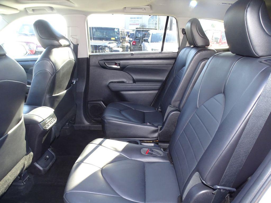 used 2021 Toyota Highlander Hybrid car, priced at $37,508