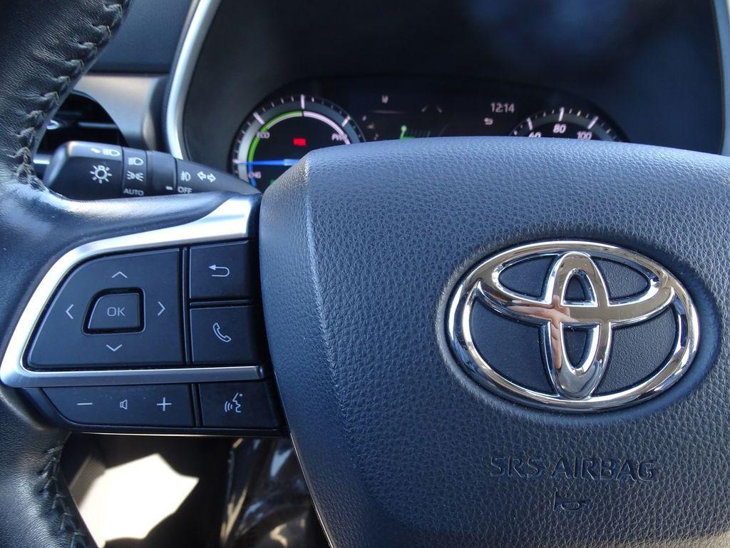 used 2021 Toyota Highlander Hybrid car, priced at $37,508