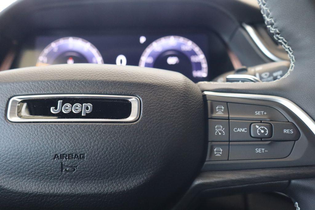 new 2024 Jeep Grand Cherokee car, priced at $42,090