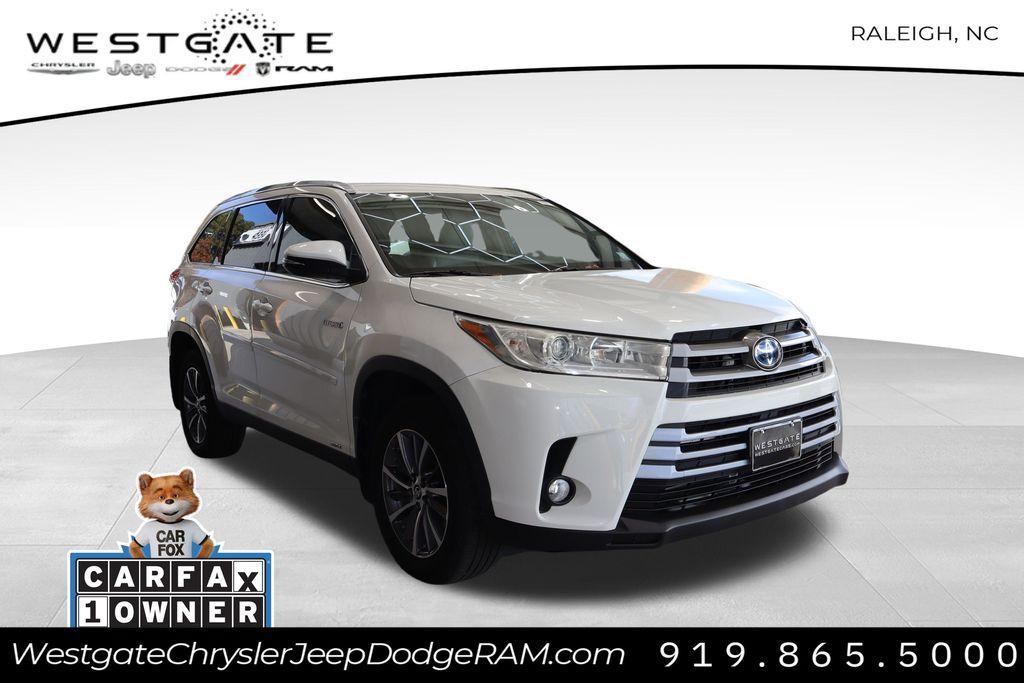 used 2019 Toyota Highlander Hybrid car, priced at $29,277