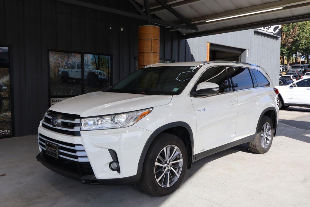 used 2019 Toyota Highlander Hybrid car, priced at $29,277