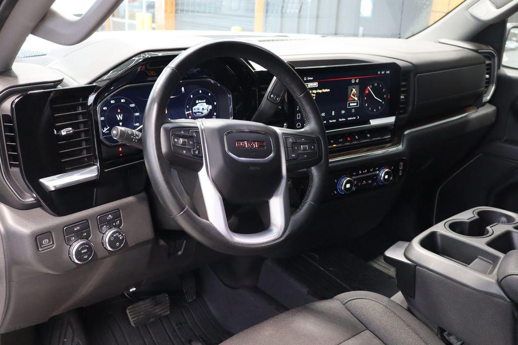 used 2023 GMC Sierra 1500 car, priced at $40,650