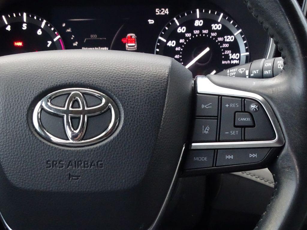 used 2020 Toyota Highlander car, priced at $33,135