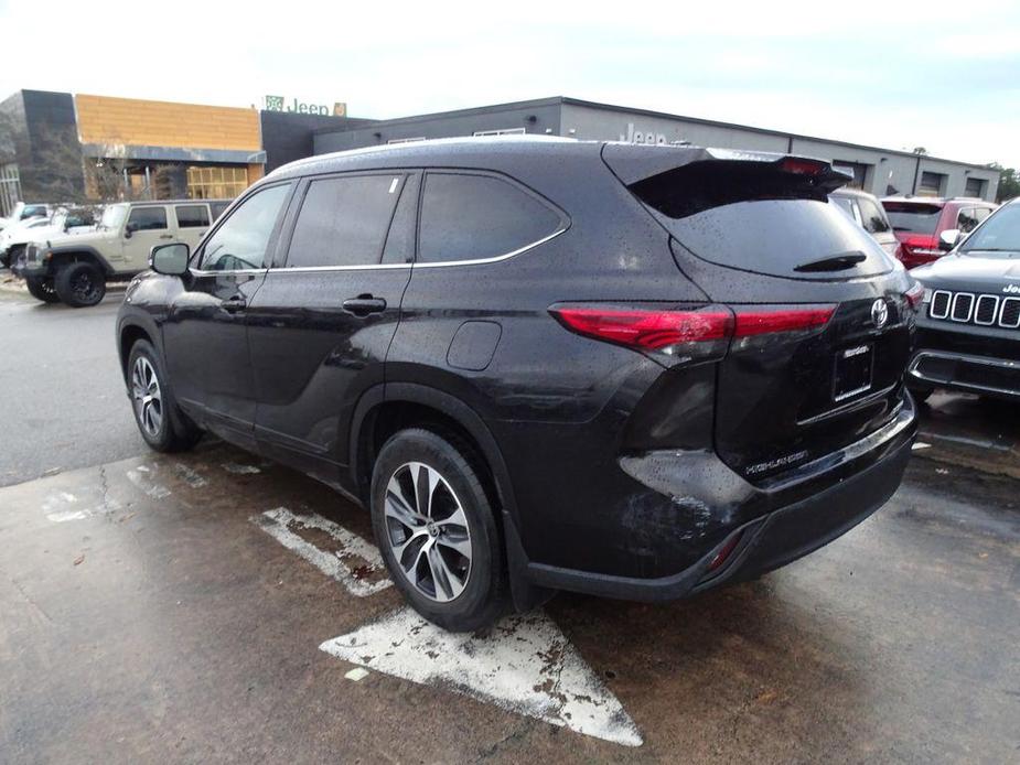 used 2020 Toyota Highlander car, priced at $33,135