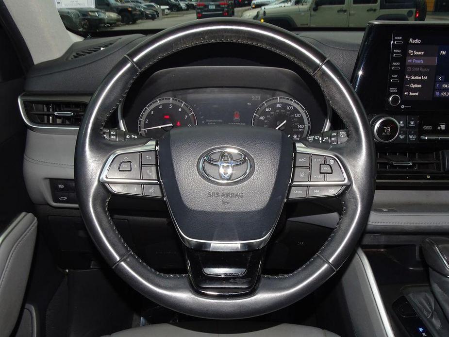 used 2020 Toyota Highlander car, priced at $33,135