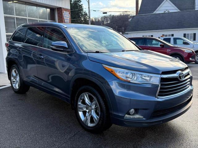 used 2015 Toyota Highlander car, priced at $18,995