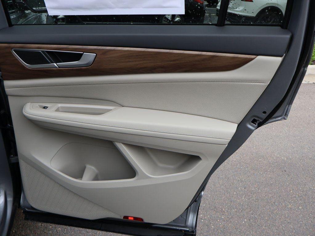 new 2025 Volkswagen Atlas car, priced at $39,331