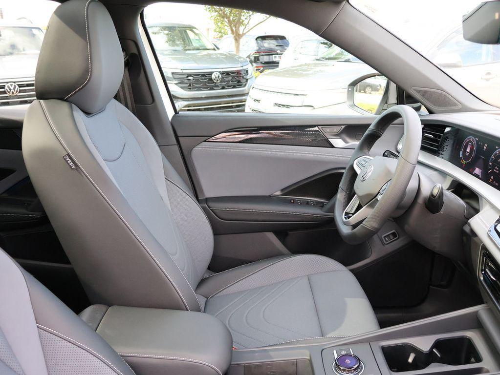 new 2025 Volkswagen Tiguan car, priced at $38,900