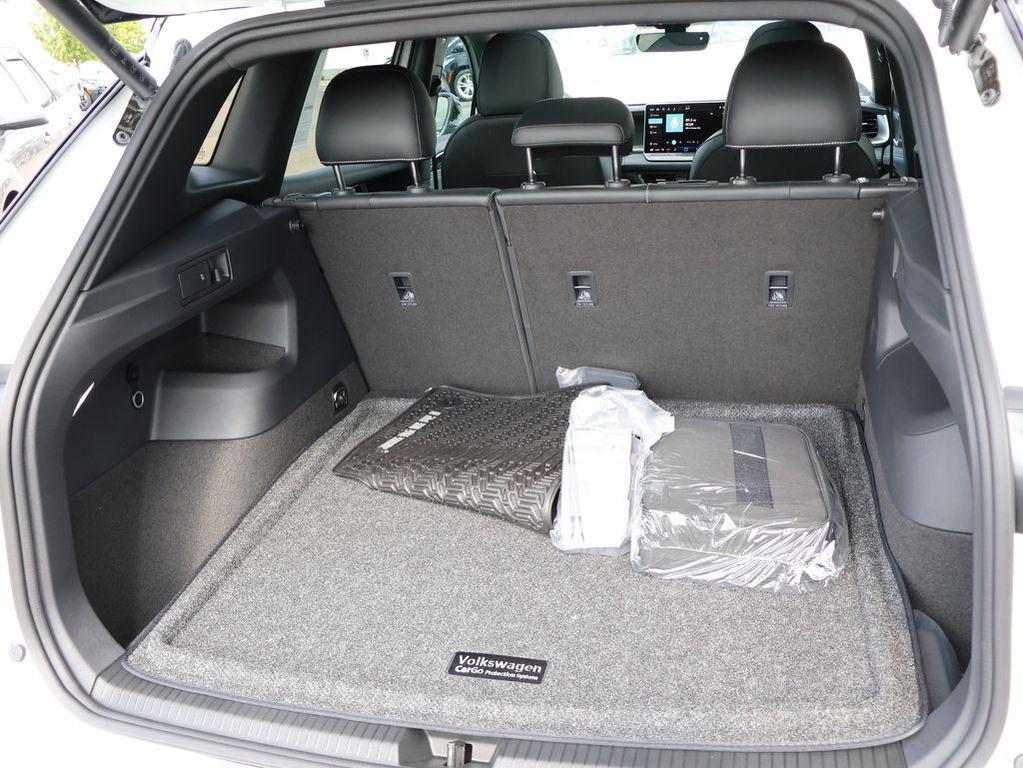 new 2025 Volkswagen Tiguan car, priced at $38,900