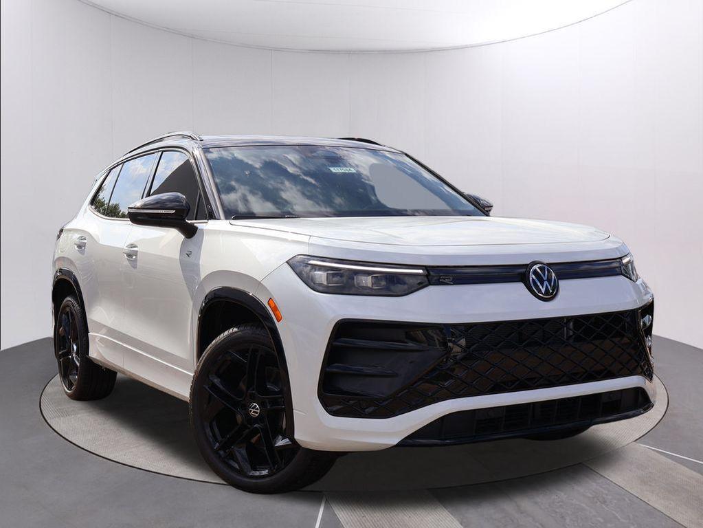 new 2025 Volkswagen Tiguan car, priced at $40,016