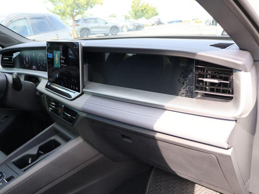 new 2025 Volkswagen Tiguan car, priced at $38,900