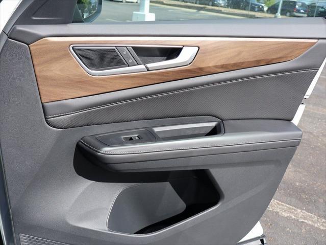 new 2025 Volkswagen Atlas car, priced at $46,136