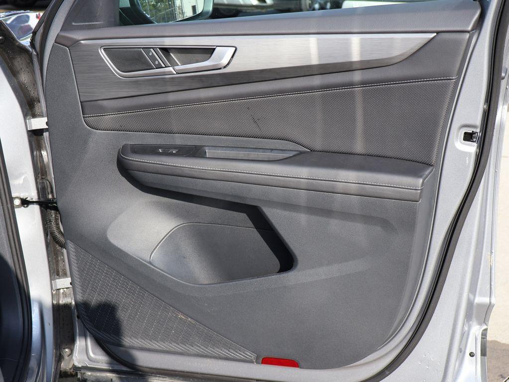 used 2025 Volkswagen Atlas Cross Sport car, priced at $39,753