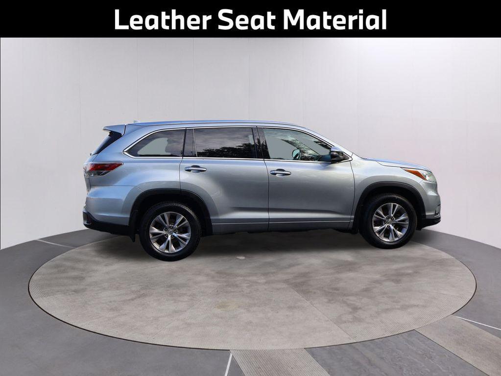 used 2015 Toyota Highlander car, priced at $14,653