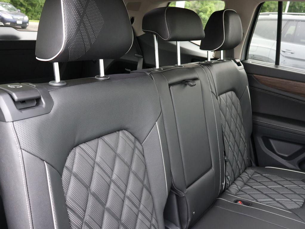 new 2025 Volkswagen Atlas car, priced at $52,911