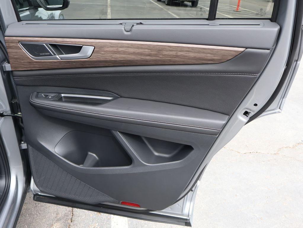 new 2025 Volkswagen Atlas car, priced at $52,911
