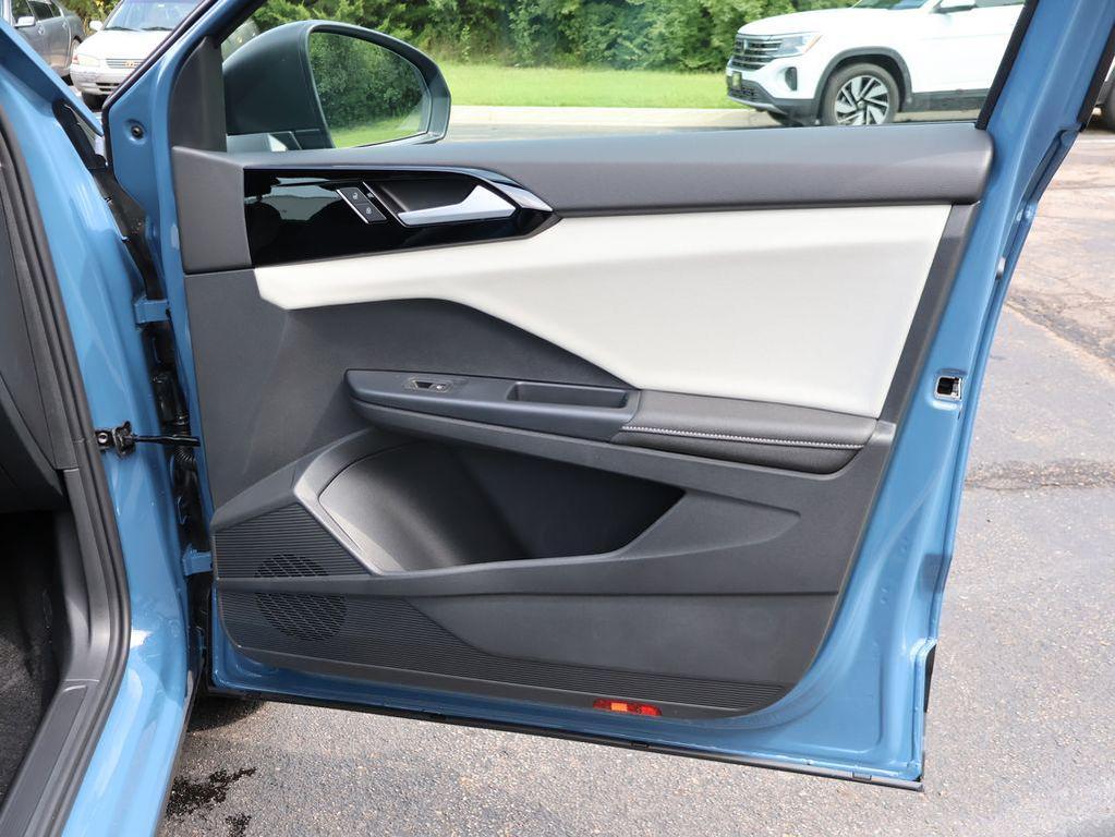 new 2025 Volkswagen Taos car, priced at $28,290
