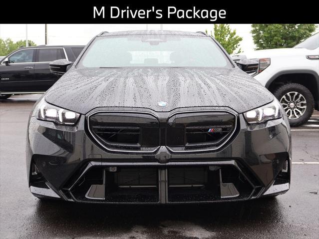 new 2025 BMW M5 car, priced at $132,275
