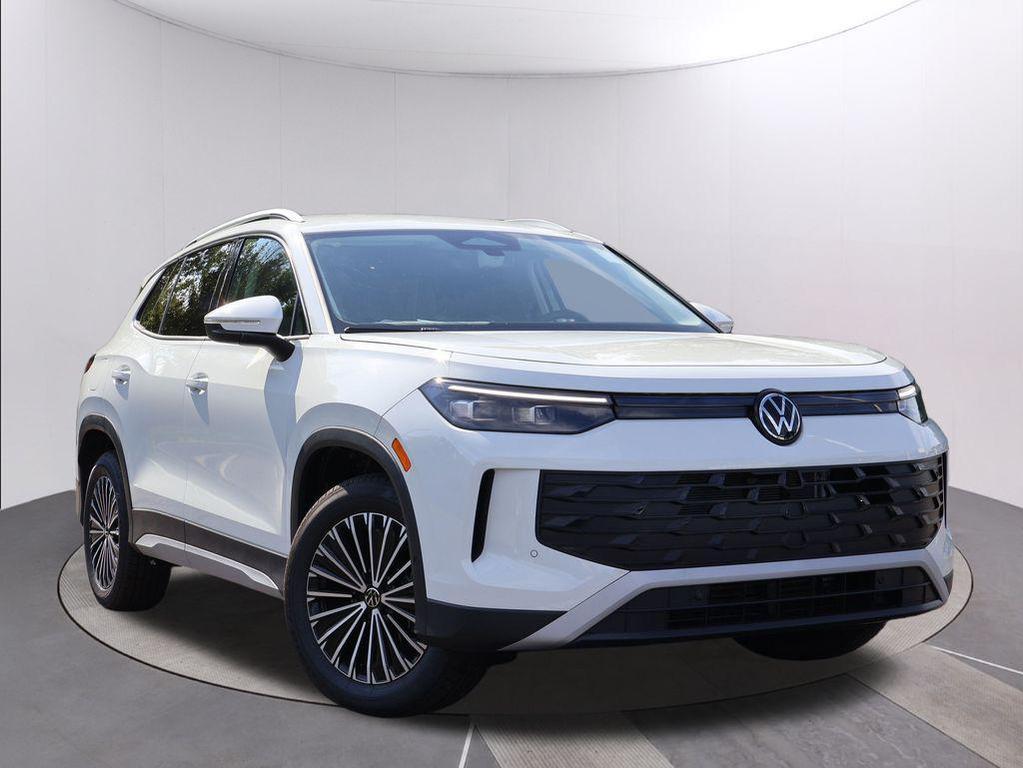 new 2025 Volkswagen Tiguan car, priced at $31,499