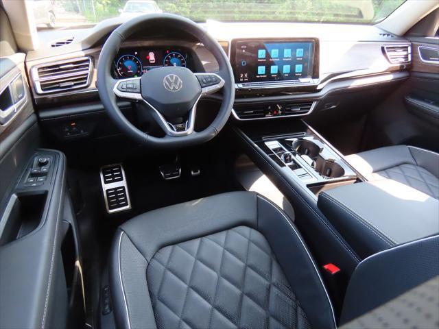 new 2025 Volkswagen Atlas car, priced at $53,911