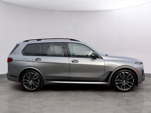 new 2025 BMW X7 car, priced at $124,600