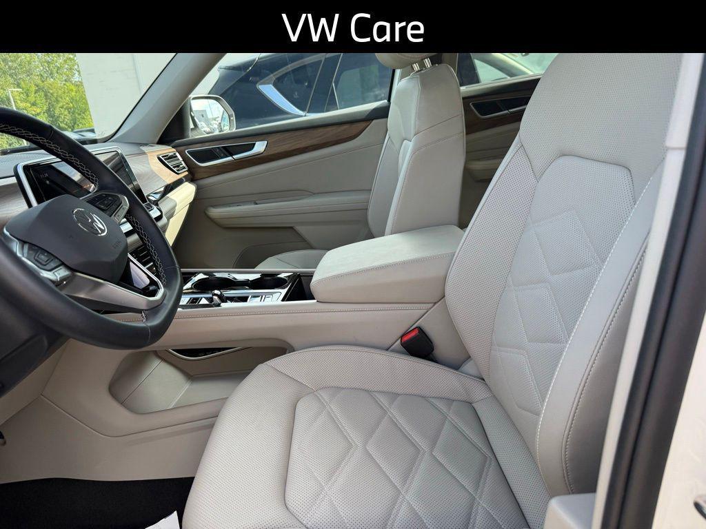 used 2025 Volkswagen Atlas car, priced at $40,500