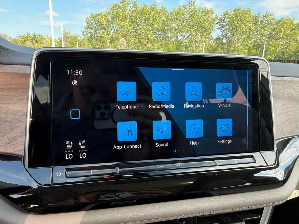 used 2025 Volkswagen Atlas car, priced at $40,500