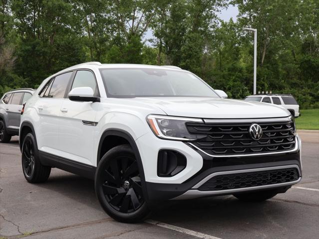 new 2025 Volkswagen Atlas Cross Sport car, priced at $46,154
