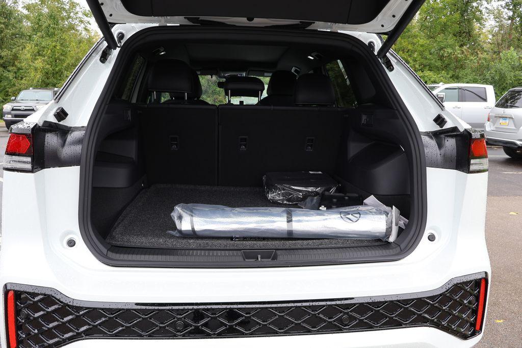 new 2025 Volkswagen Tiguan car, priced at $38,500