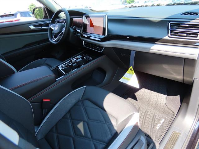 new 2025 Volkswagen Atlas car, priced at $49,306