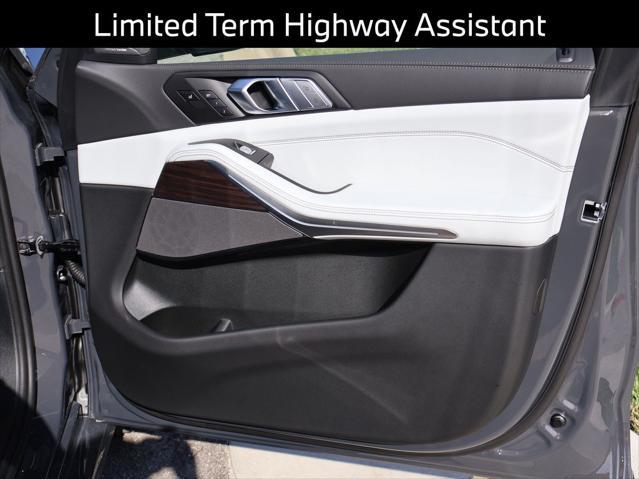 new 2026 BMW X7 car, priced at $97,735