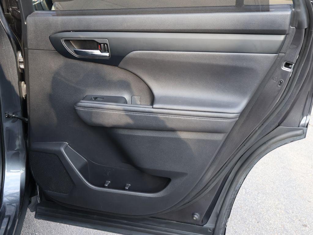 used 2020 Toyota Highlander car, priced at $24,993