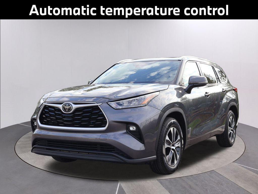 used 2020 Toyota Highlander car, priced at $24,993